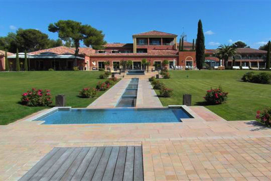 taxi hotel du castellet aeroport marseille mp2